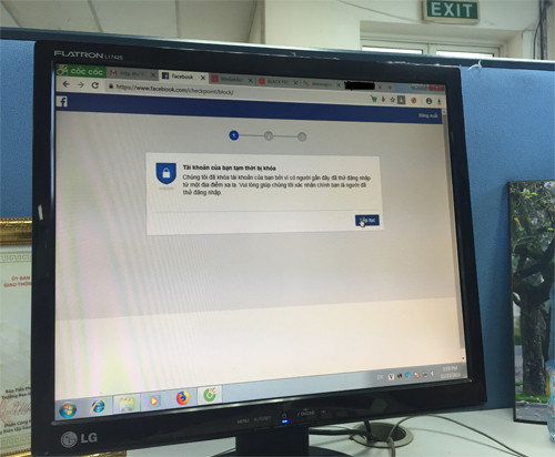 Một tài khoản FB bị tạm khóa do có người lạ thử truy cập trái phép. 