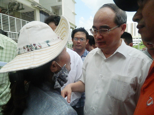 Bí thư Thành ủy TPHCM Nguyễn Thiện Nhân nhiều lần gặp gỡ bà con Thủ Thiêm 