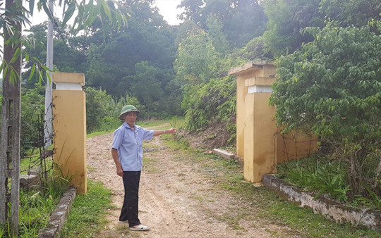 Hơn 11 năm đi khiếu nại khắp nơi nhưng chưa ai giải quyết triệt để việc chồng lấn lên đất rừng trồng của 5 hộ dân xã Ngọc Vừng 