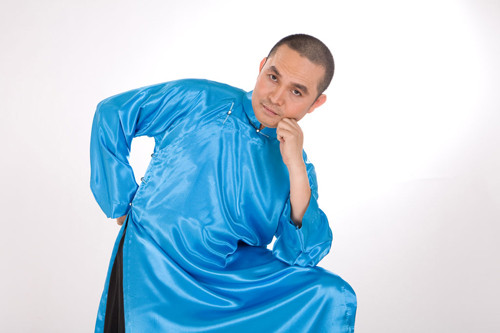 Xuân Hinh: Cẩn thận nhé!