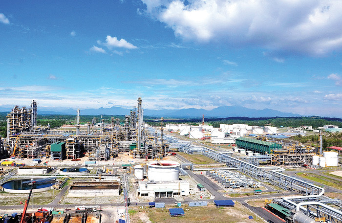 Toàn cảnh nhà máy Nhiên liệu sinh học Dung Quất (Bio Ethanol Dung Quất) Ảnh: anh Tuấn