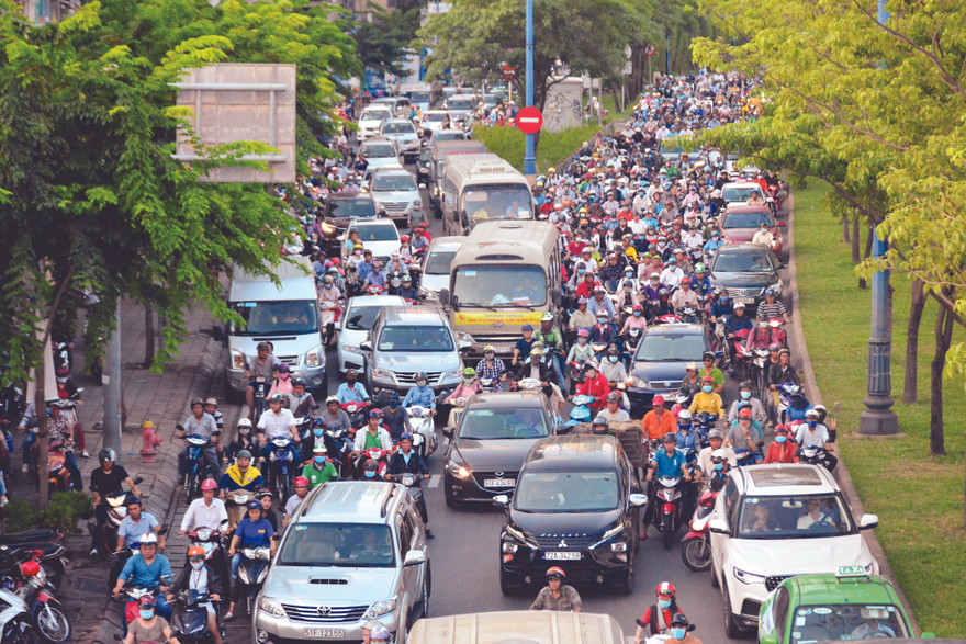 Lượng phương tiện giao thông lớn tại TPHCM là 1 trong những nguyên nhân gây ô nhiễm không khí