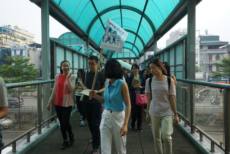 Người tham gia hào hứng theo dấu sông Tô Lịch đoạn “không lộ thiên”