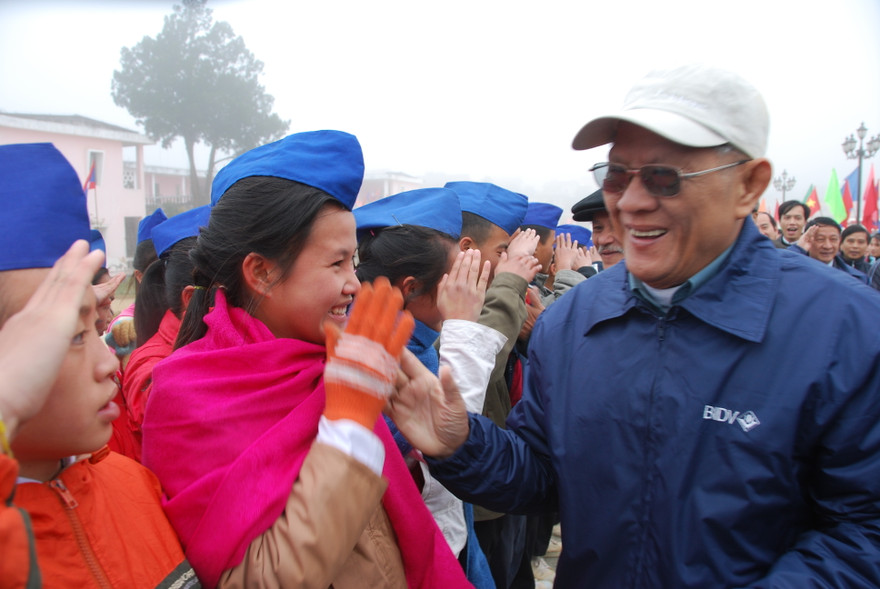 Ông Tăng Xuân Ngọc trở lại Sầm Nưa dịp kỷ niệm 60 năm Ngày truyền thống Quân tình nguyện và chuyên gia Việt Nam tại Lào 