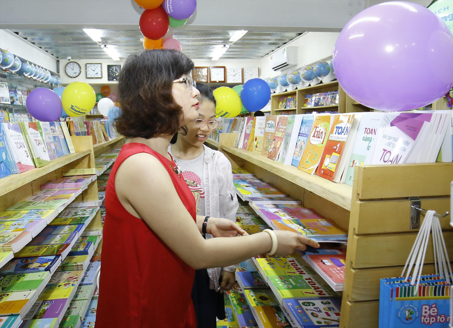 Làm thế nào để chống tình trạng “chỉ định thầu” trong chọn SGK mới? ảnh: Như Ý 