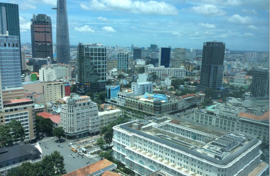 Trung tâm TPHCM nhìn từ cao ốc Vincom (quận 1)