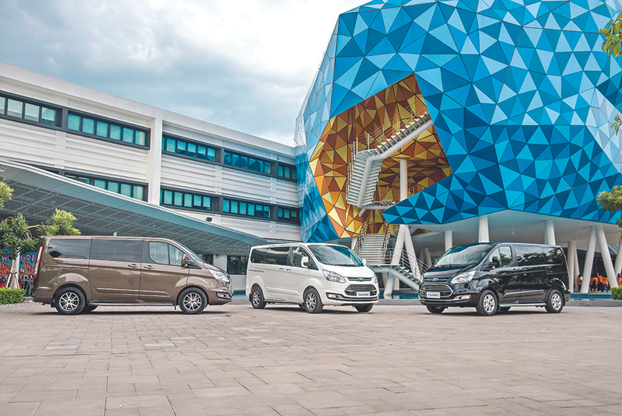 Ford Tourneo chính thức ra mắt: Đáp ứng nhu cầu vận chuyển 7 chỗ cao cấp