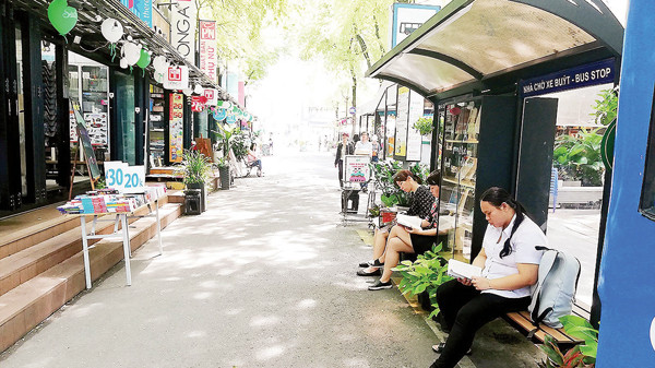 Không gian yên ả đường sách Nguyễn Văn Bình