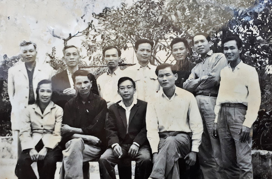 Các giảng viên Khoa văn Đại học sư phạm Vinh những năm 1960-1970 (Tư liệu)