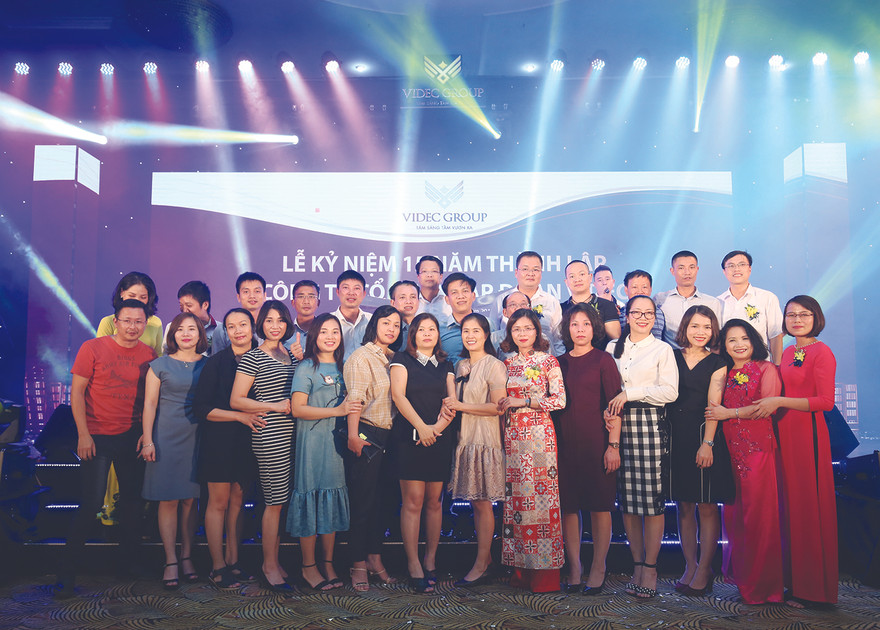 Tập thể cán bộ, nhân viên tập đoàn VIDEC Group đoàn kết với mục tiêu tạo ra những giá trị tốt nhất cho cộng đồng và xã hội 