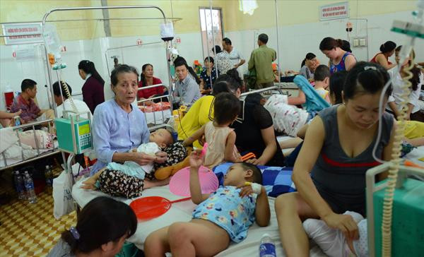 Tình trạng thiếu thuốc kéo dài trong các bệnh viện công toàn tỉnh sau cuộc đấu thầu nhiều sai phạm 