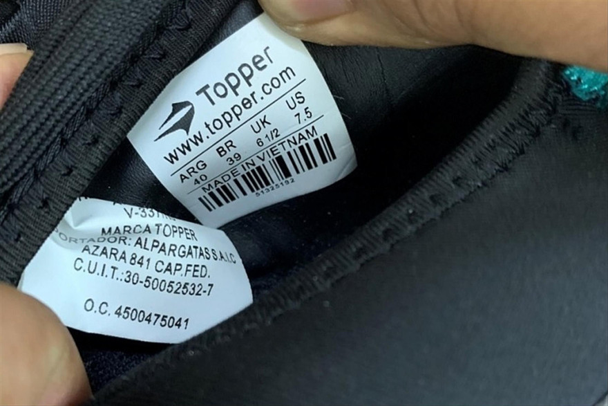 Lô hàng giày Topper xuất đi từ cảng Xiamen (Trung Quốc) nhưng mác lại ghi “Made in Viet Nam” 