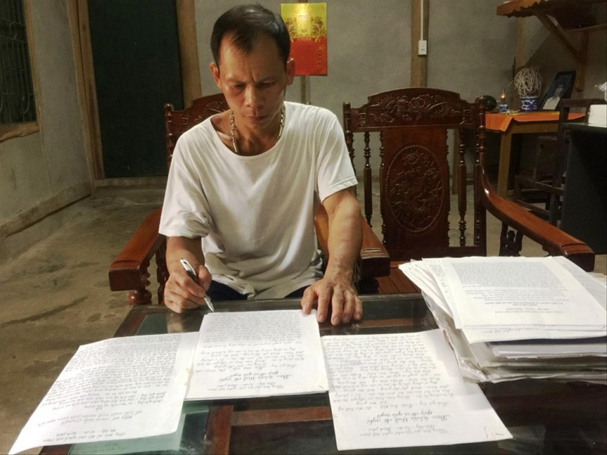 Nhiều năm qua, ông Toản gửi đơn thư lên các cấp để làm rõ nguyên nhân cái chết của con trai 