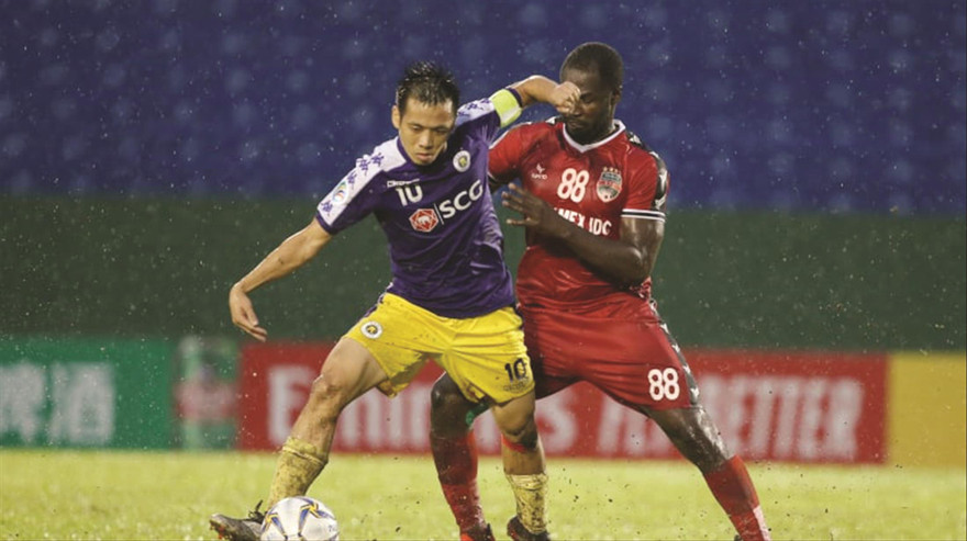 Văn Quyết có bàn quyết định thắng lợi 1-0 cho Hà Nội FC ở trận chung kết lượt đi ảnh: AFC 