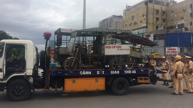 Cao điểm truy quét xe ba bánh