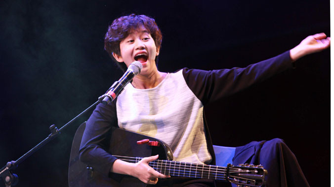 May mà trong số các đại diện của Việt Nam tại Monsoon năm nay có Lê Cát Trọng Lý!. Ảnh: N.M.Hà.