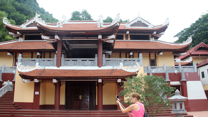 Hà Nội sẽ nhanh chóng đánh giá và xử lý sai phạm tại công trình không phép ở chùa Hương. Ảnh: Toan Toan.