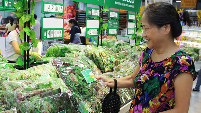 Rau an toàn của VinEco trong siêu thị.