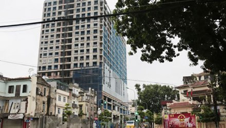 Sai phạm tại nhà 8B Lê Trực gây bức xúc dư luận. Ảnh: Vnexpress