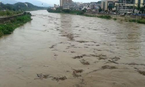 Sông Hồng qua TP Lào Cai. Ảnh: VOV 