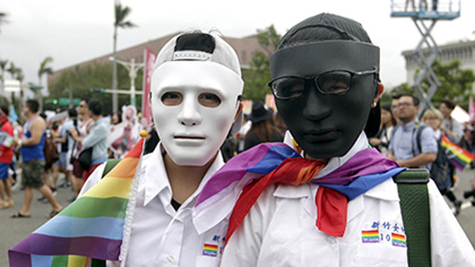 Những cặp đôi đồng giới đầu tiên ở Nhật