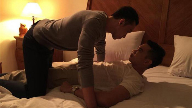 Diễn viên vờn nhau, đạo diễn vờn… khán giả.