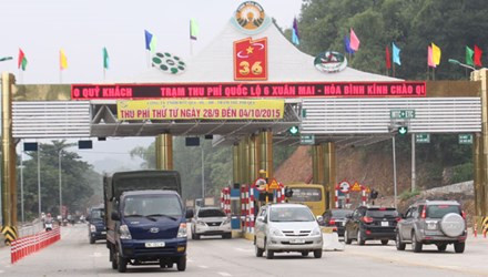 Trạm thu phí QL6.