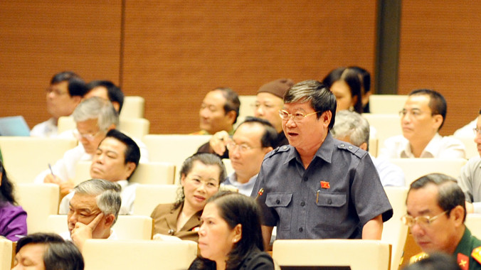  ĐB Lê Như Tiến (Quảng Trị) phát biểu tại hội trường. Ảnh: H. Long.