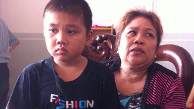 Bà Đặng Thị Chi không có tiền đóng nên cháu Trần Duy Hưng phải nghỉ học, ở nhà.