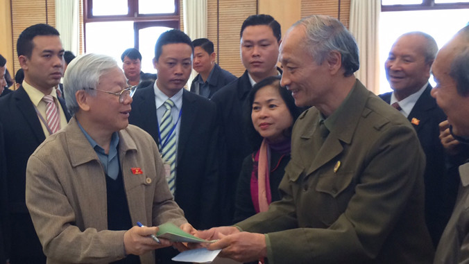 Tổng Bí thư Nguyễn Phú Trọng tiếp xúc cử tri quận Ba Đình, Hoàn Kiếm ngày 8/12. Ảnh: DN.