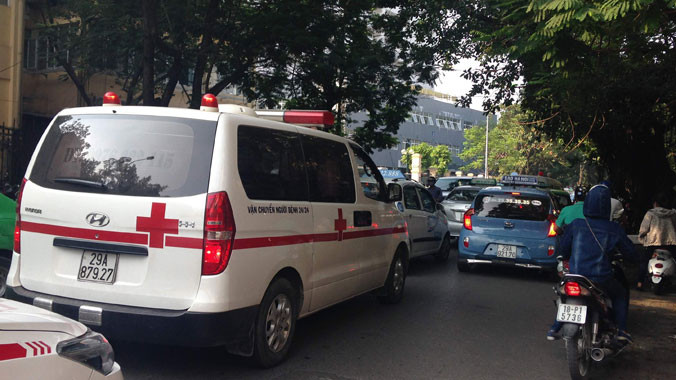 Một xe cứu thương “dù”.