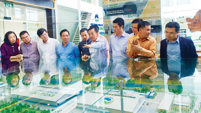 David Dương chia sẻ với các doanh nhân trẻ trong buổi gặp mặt mới đây.