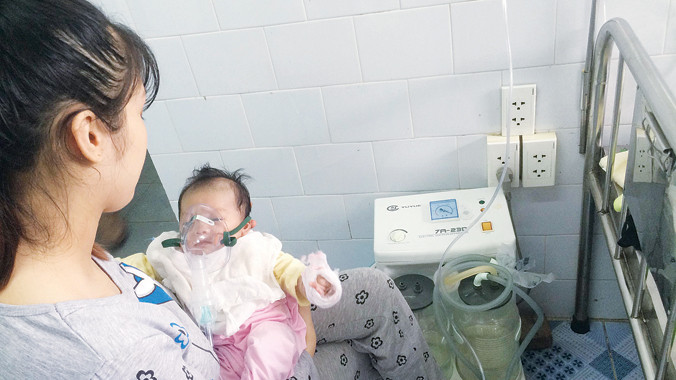 Nhiều bệnh nhân phải kéo dài thời gian điều trị vì vi khuẩn kháng thuốc. Ảnh: T. Hà.