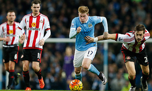 Sự tỏa sáng của những cá nhân như De Bruyne là đủ để Man City đè bẹp đối thủ yếu Sunderland. Ảnh: Reuters.
