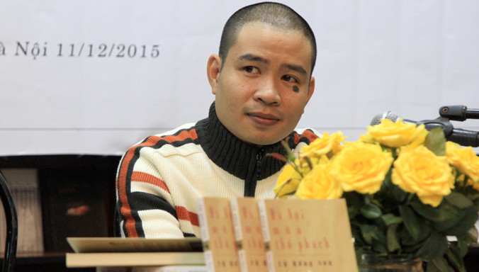 Cây bút trẻ Từ Hồng Sơn. Ảnh: N.M.Hà.