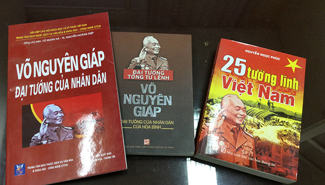Theo NSNA Hoàng Kim Đáng, bức ảnh Đại tướng Tổng tư lệnh Võ Nguyên Giáp tuổi 80 của ông nhiều lần bị vi phạm bản quyền, nhất là khi in bìa sách.