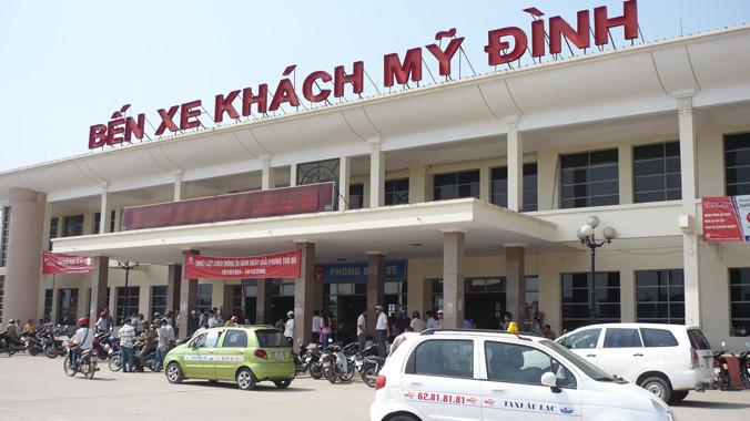 Bến xe Mỹ Đình (Hà Nội) đang nóng lên với thông tin giá xin một “nốt” xe lên tới 600 triệu đồng. Ảnh: Anh Trọng.