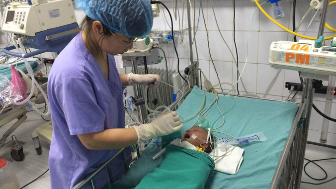 Thời tiết đang giao mùa, bệnh hô hấp và tiêu hóa sẽ gia tăng ở trẻ nhỏ.