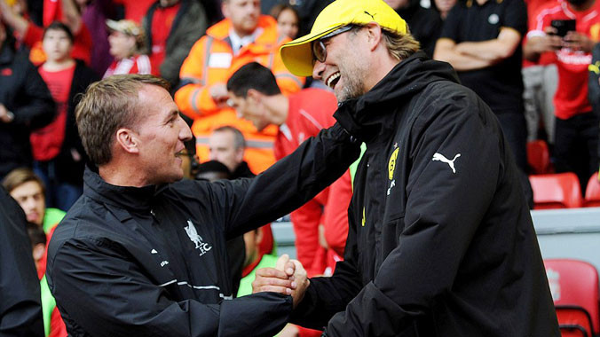 HLV Brendan Rodgers (trái) ra đi để nhường chỗ cho HLV Jurgen Klopp? Ảnh: GETTY IMAGES.
