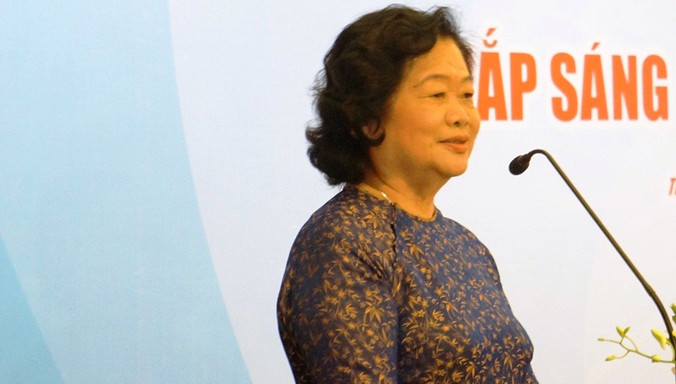 Nguyên Phó Chủ tịch nước Trương Mỹ Hoa, Chủ nhiệm Câu lạc bộ Vì Hoàng Sa - Trường Sa thân yêu, phát biểu tại chương trình giao lưu.