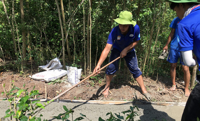 Theo trung tá Nguyễn Đức Cương, Phó Trưởng ban Thanh niên Quân đội, thời gian tới phong trào thanh niên tình nguyện cần đẩy mạnh triển khai theo hướng có trọng tâm, trọng điểm, xuất phát từ cơ sở, vì cơ sở. Ảnh: Như Ý.