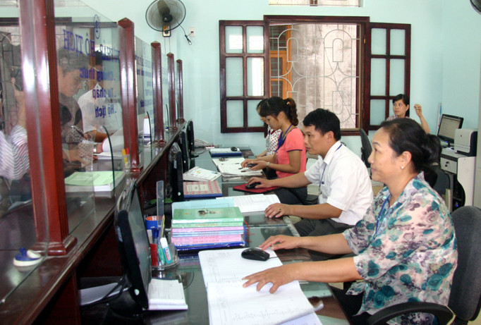 Cán bộ công chức xã phường (ảnh minh họa). Ảnh: Hồng Vĩnh.