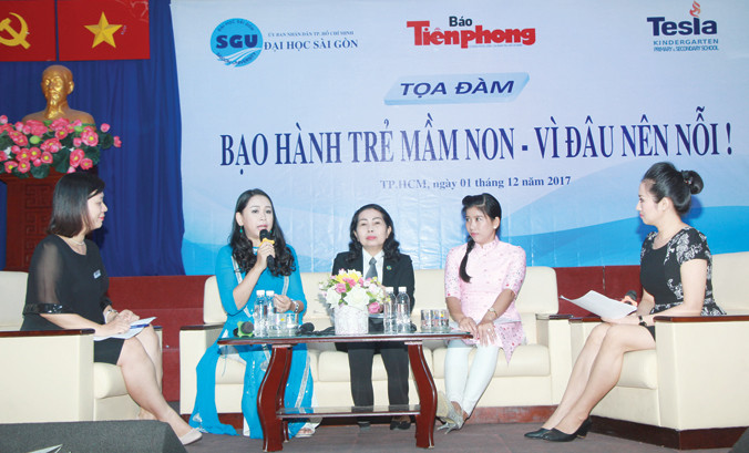 Các đại biểu tại buổi tọa đàm.