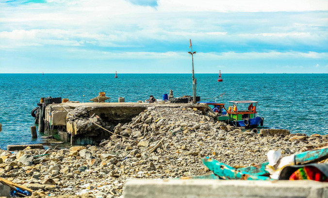 Đến nay, cầu cảng do ông Tưởng Văn Thịnh xây lậu vẫn “trơ gan cùng tuế nguyệt”.