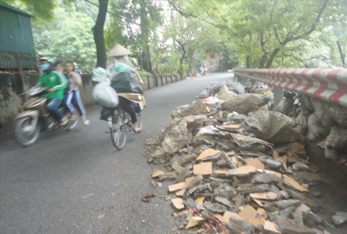 Dốc đổ trộm phế thải