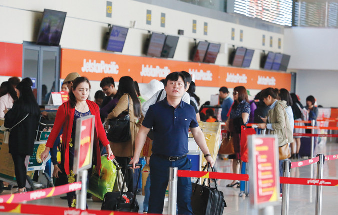 Cục Hàng không cho hay sẽ tiếp tục bổ sung quy định để kiểm soát chặt chẽ thông tin của hành khách đi tàu bay. Ảnh: Như Ý.