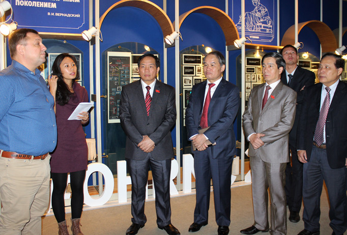 Bâng khuâng amiang trắng