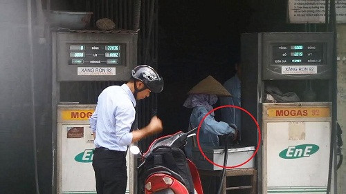 Tước giấy phép kinh doanh cây xăng gian lận