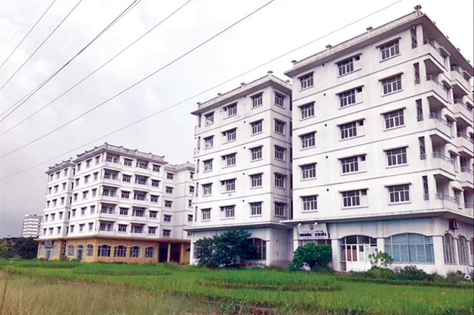 Đặt hàng nhà TĐC sẽ giúp thành phố tiết kiệm hàng chục nghìn tỷ đồng vốn ngân sách và hạn chế tình trạng lãng phí như đang xảy ra tại khu đô thị Sài Đồng. Ảnh: Minh Tuấn.