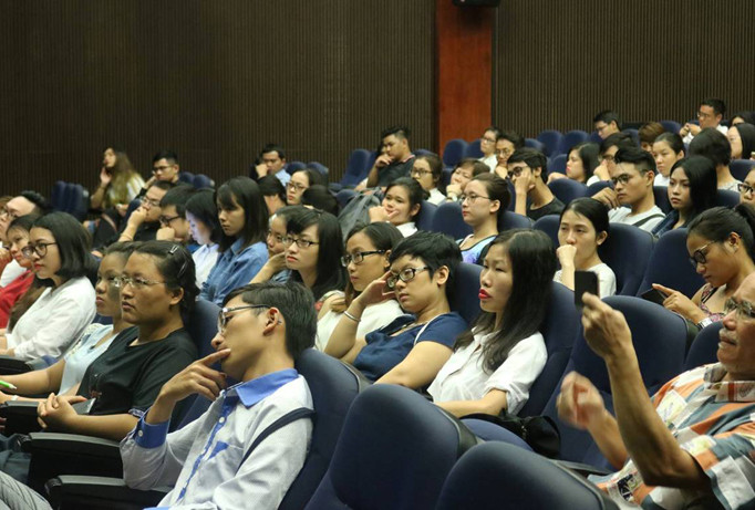 Nguyễn Bình Phương: Tiểu thuyết khó hiểu vẫn đông fan